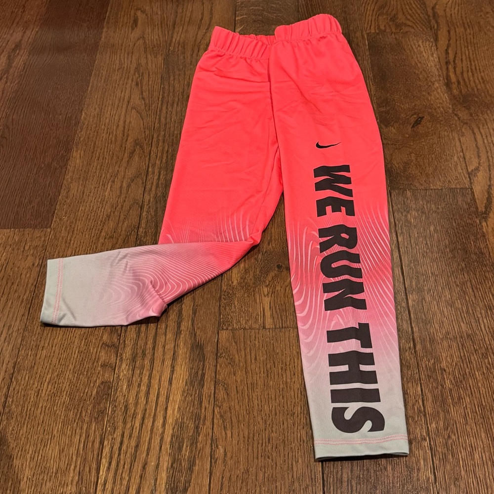 Little girl Nike leggings- EUC